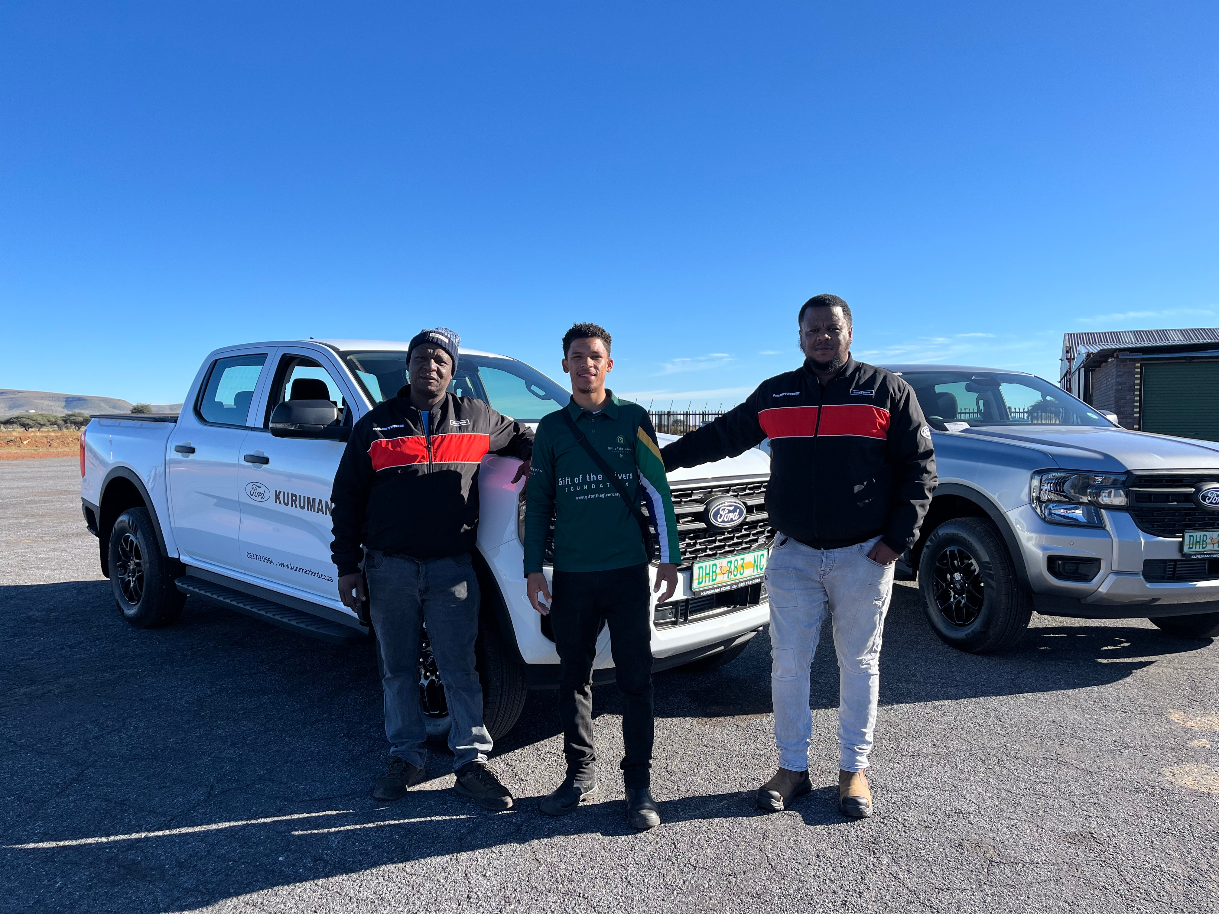 Kuruman Ford provided additional vehicles to support the distribution of food, water and emergency supplies to communities cut off by severe flooding.